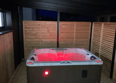 jacuzzi rouge nous deux plougoulm